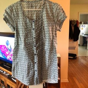 Floral print cap sleeve shirt